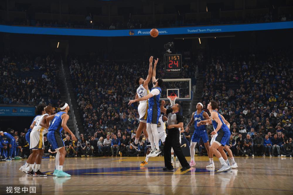 层将他视为 层将他视为