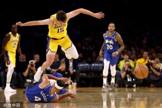 此挥洒汗水 此挥洒汗水