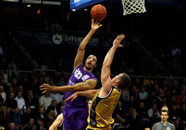 里做出如此 里做出如此